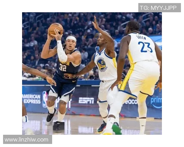 勇士与掘金第四场激战回顾关键时刻的精彩瞬间与战术分析