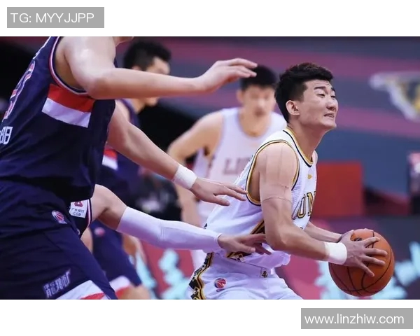 孙铭徽在对阵广东的精彩表现集锦回顾与分析